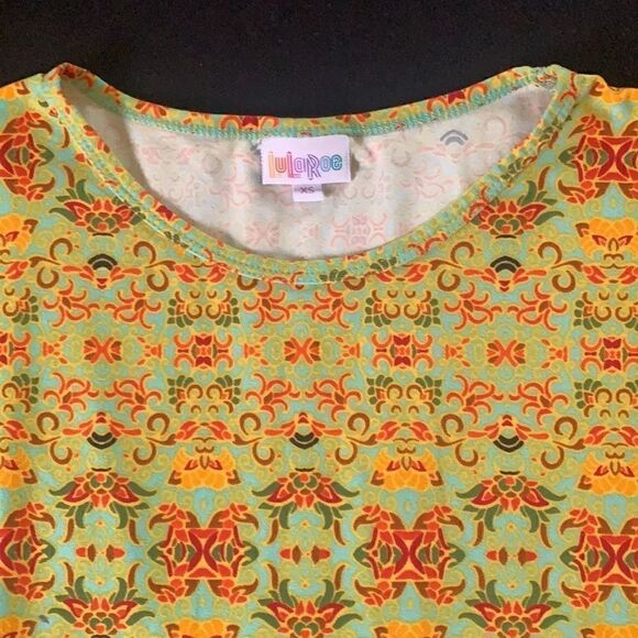 Womens Buttery soft LuLaRoe Irma tunic Size XS - Picture 3 of 6